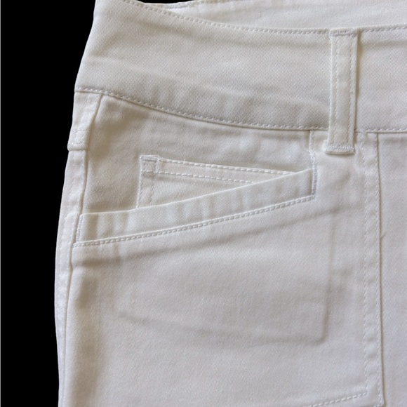 NWT white Bebop shorts size 9 juniors - Picture 4 of 6
